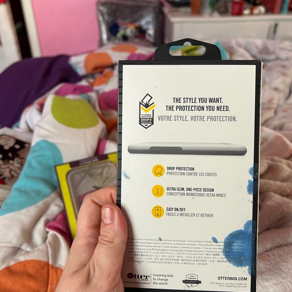 OtterBox iPhone 11 case - Picture 2 of 2